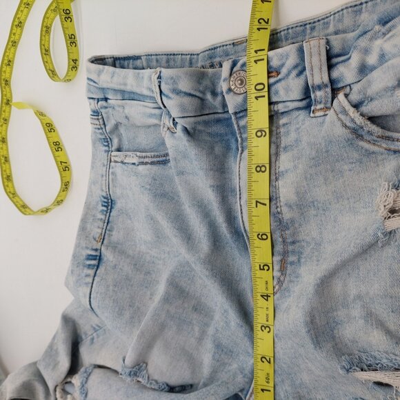 American Eagle Womens Size 8 Short Blue Jeans Distressed Next Level Stretch - Picture 5 of 8